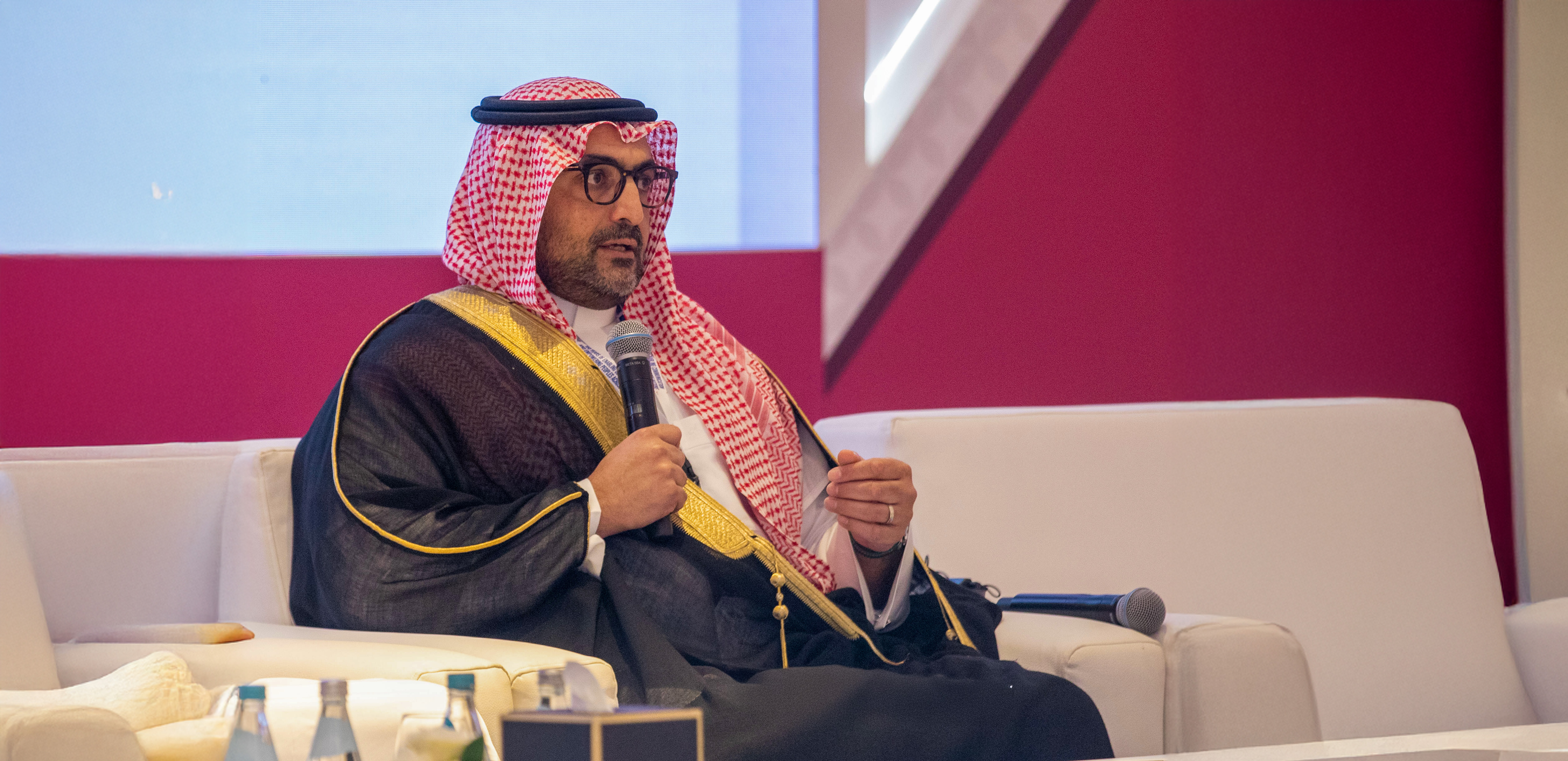 رئيس مؤسسة البريد السعودي "سبل" يستعرض التحول الرقمي الشامل في المنتدى الثاني للقادة البريديين 2025 في قطر 